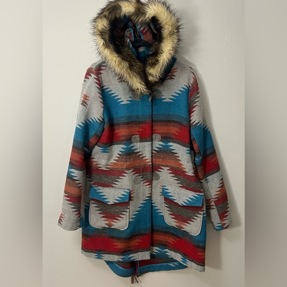 BB Dakota Jackets & Blazers - BB Dakota toggle coat southwestern tribal women’s aztec faux fur hood L